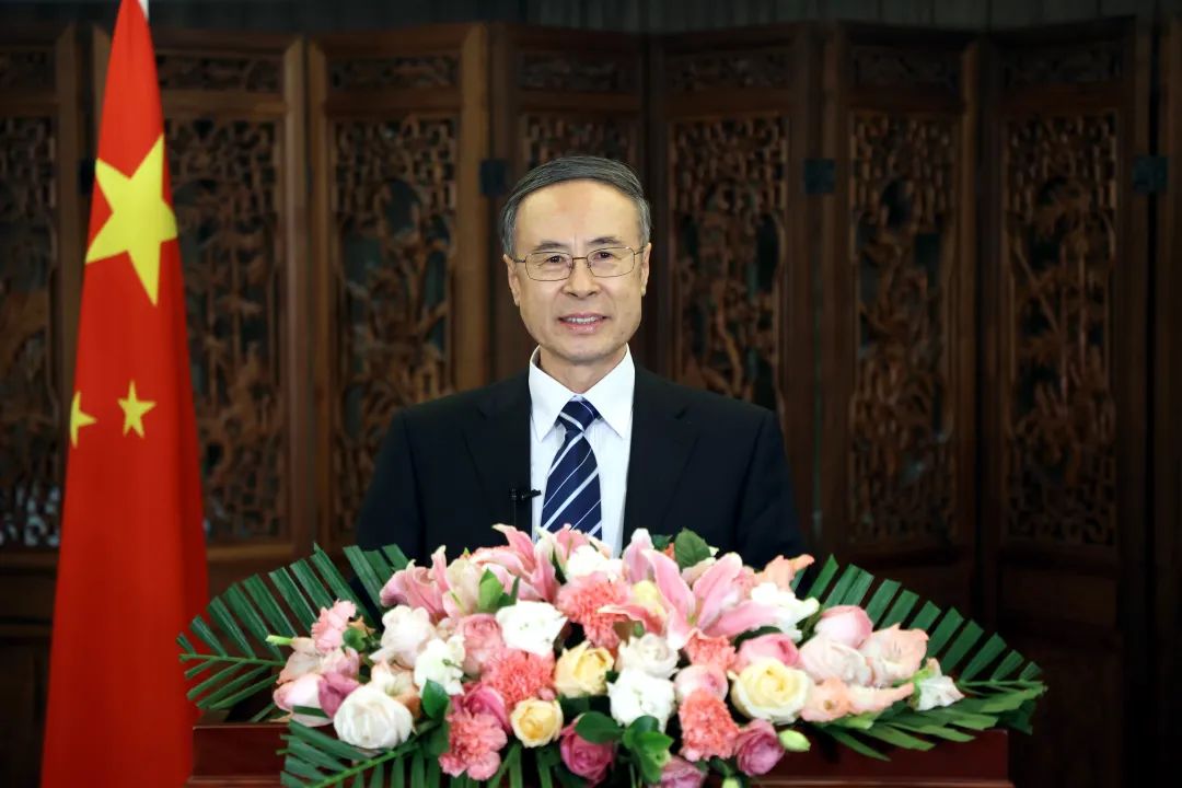中国侨联主席万立骏向全球华侨华人拜年：踔厉奋发新征程，团结一心向未来