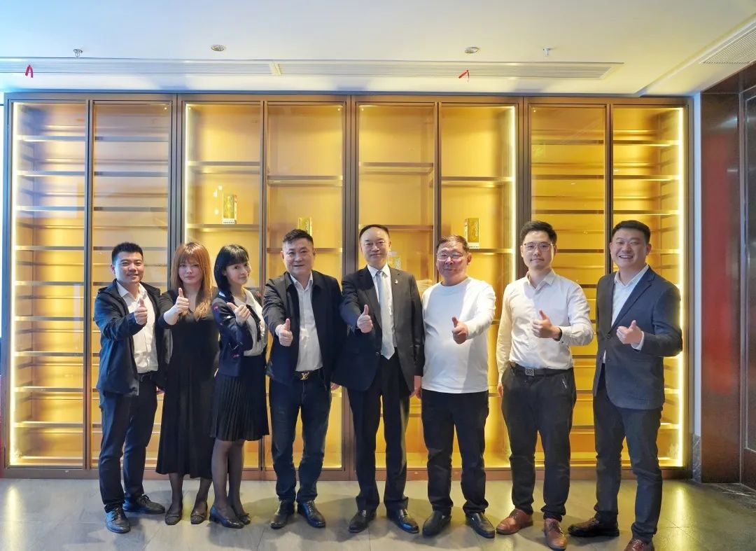 中国侨商联合会副会长、洛阳市侨商联合会会长邝远平一行与合肥市侨商会代表坐谈交流