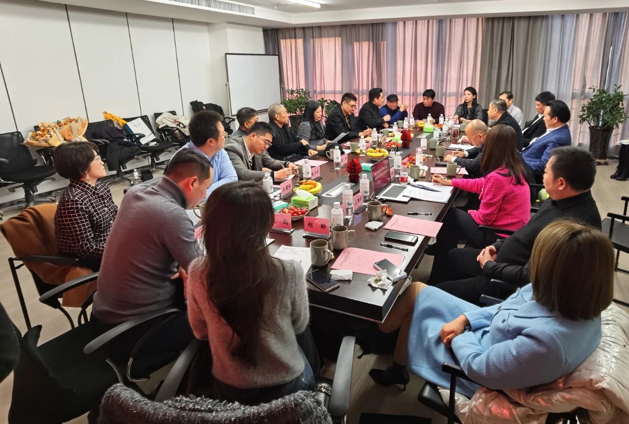 河南省侨商会召开2023年度第四次会长会议暨换届筹备工作第二次小组会议，并参观考察新入会副会长企业