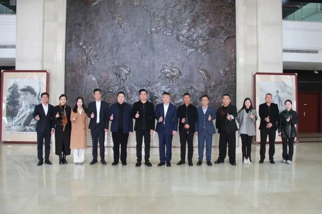 【团体会员】在商丘市侨联的带队下，我会团体会员商丘市侨商会赴许昌、信阳学习考察