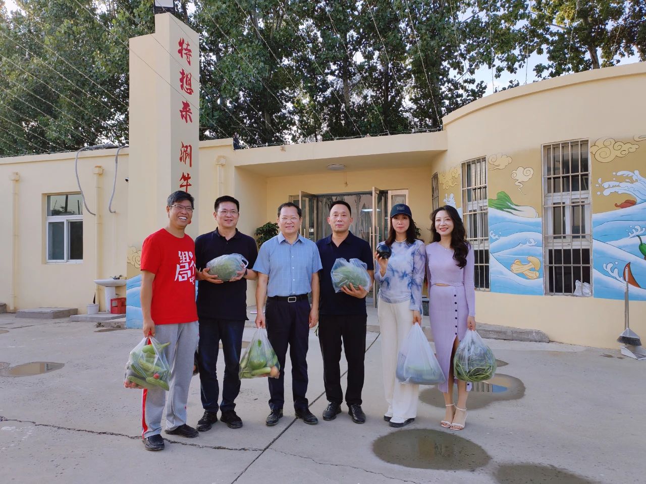 省侨商会走进副会长单位的丽兹小院，共赴夏日清凉之约