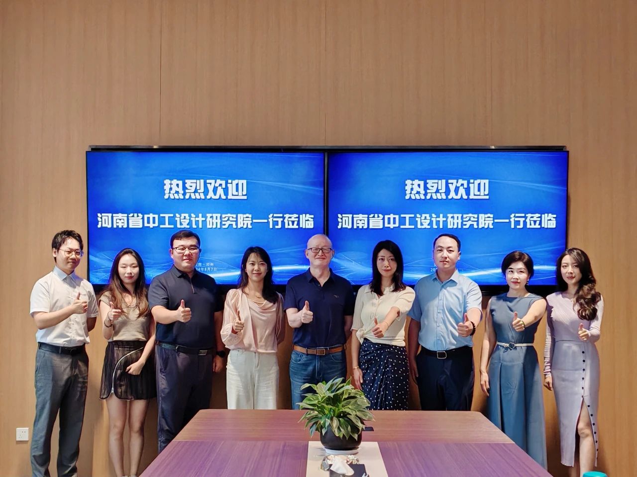 加拿大侨商企业、河南省中工设计研究院分别到访省侨商会座谈交流