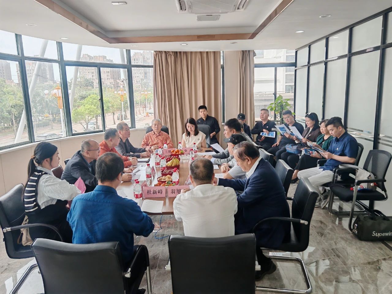 河南省侨商会一行走进万宁市侨联座谈交流，并考察优质项目