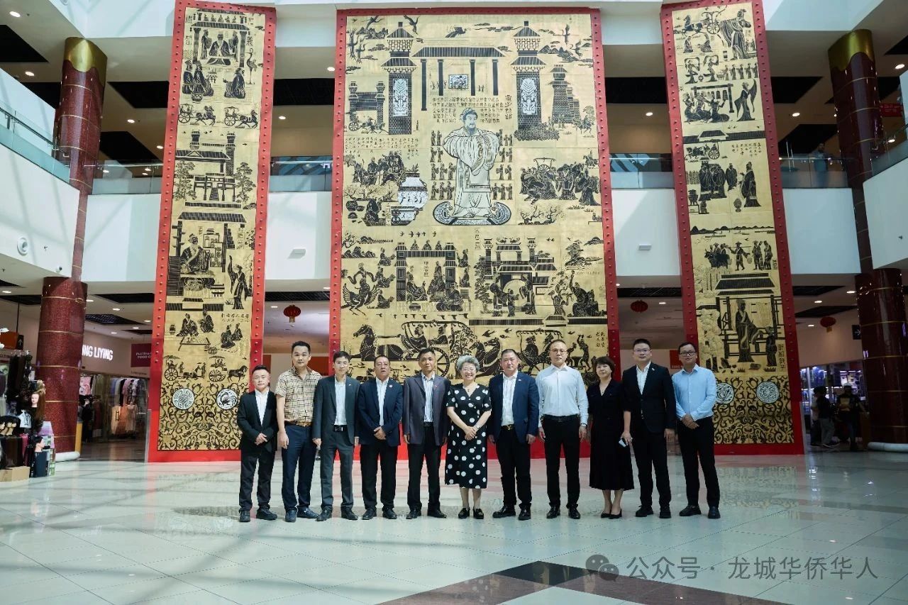 【海外顾问】驻迪拜总领事欧渤芊走访调研迪拜龙城市场和龙城总商会，金国中陪同调研