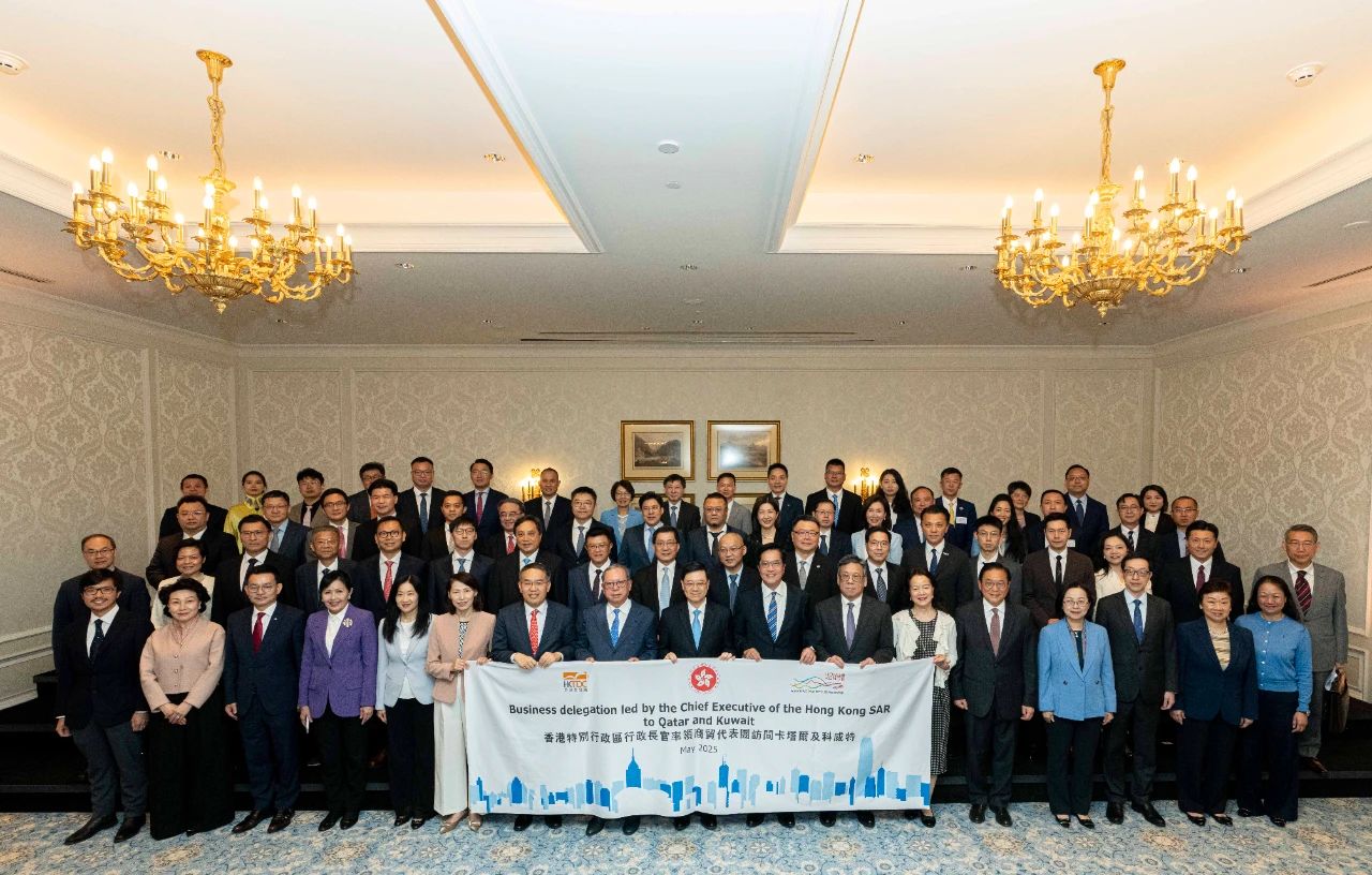 【名誉会长】香港特首李家超首携内地企业家出访中东，湖北省侨商协会会长喻鹏受邀参加