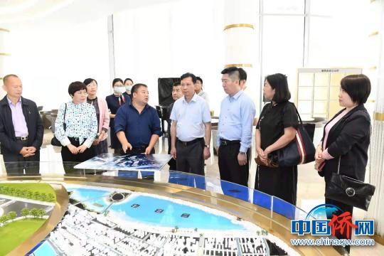 黎才旺一行到亚太国际金融小镇考察?！≡Ｉ?摄
