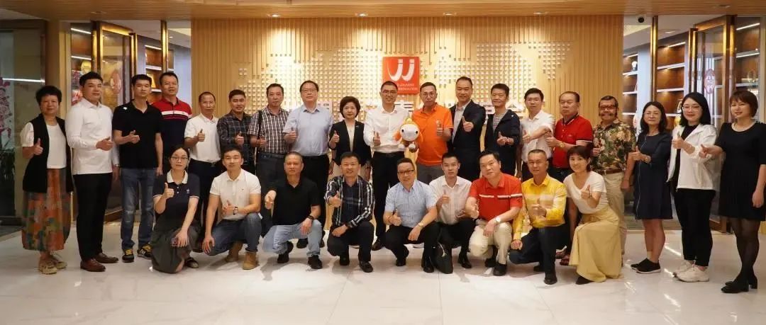 厦门市侨联、厦门市侨商联合会一行莅临世晋青之家