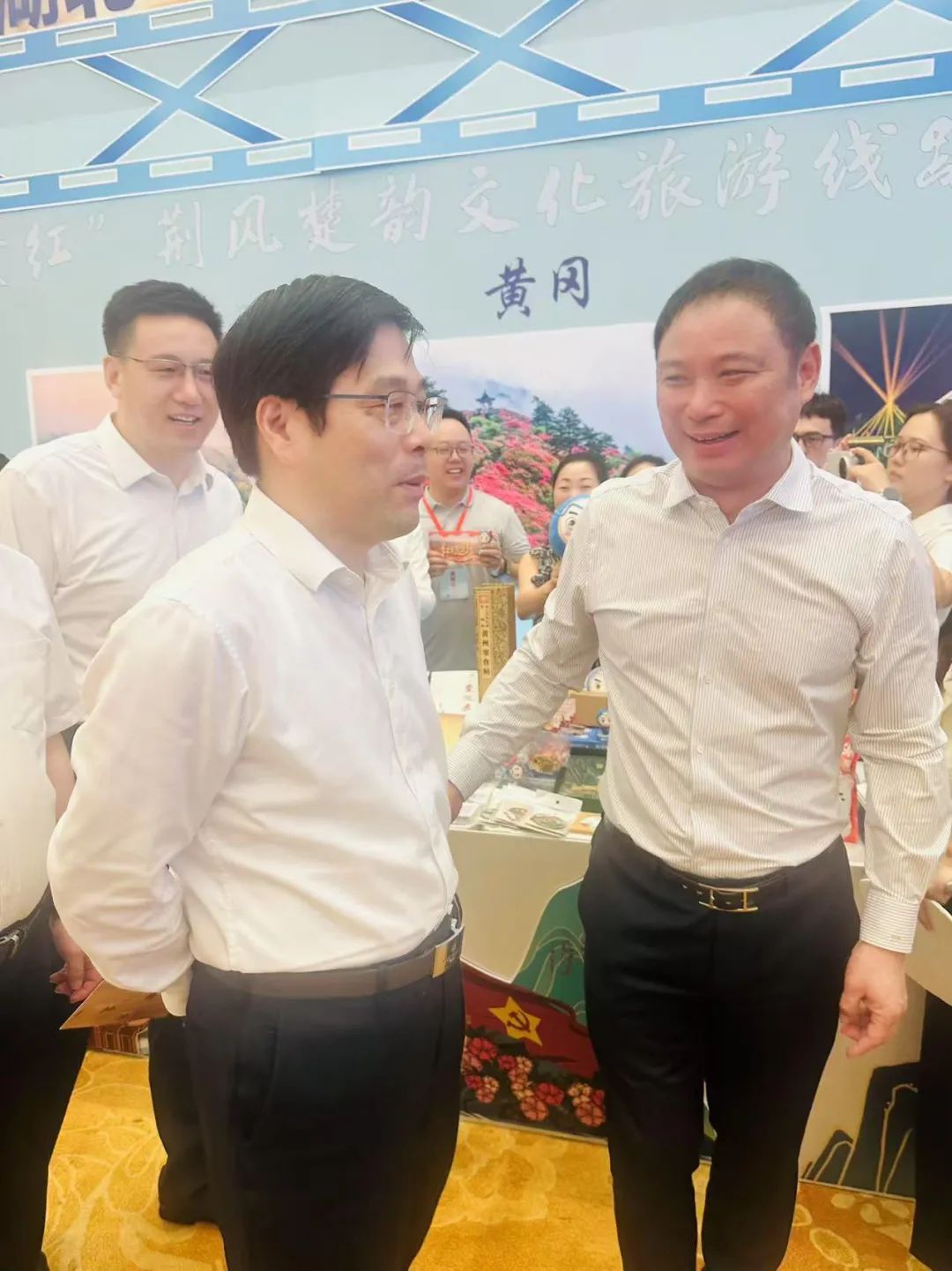 【名誉会长】伟鹏控股集团董事长喻鹏受邀参加2025“知音湖北”长三角文旅推介会