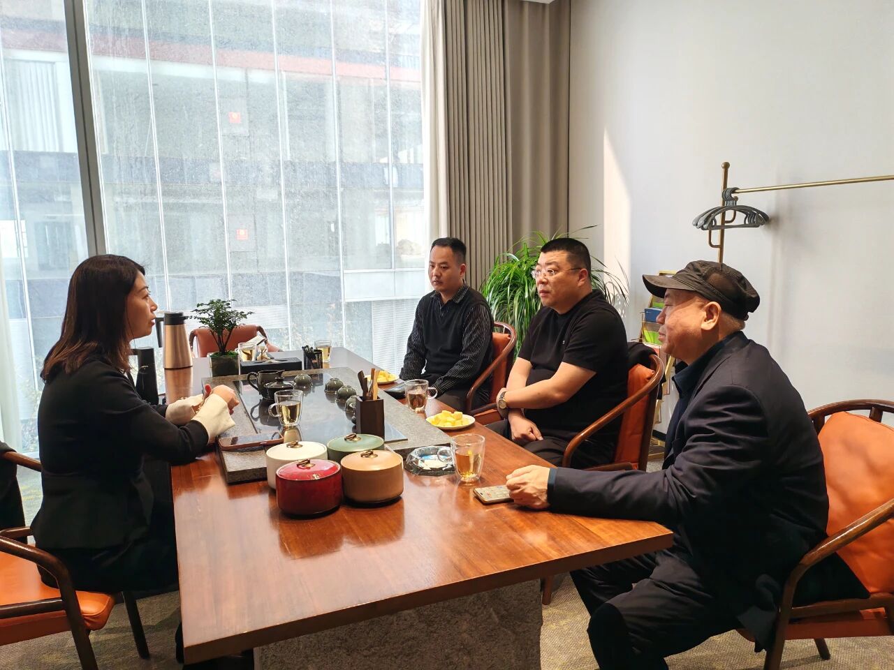 【商会动态】河南省侨商联合会与安徽侨商会代表交流座谈，共探服务侨企新路径，共促内外循环新发展